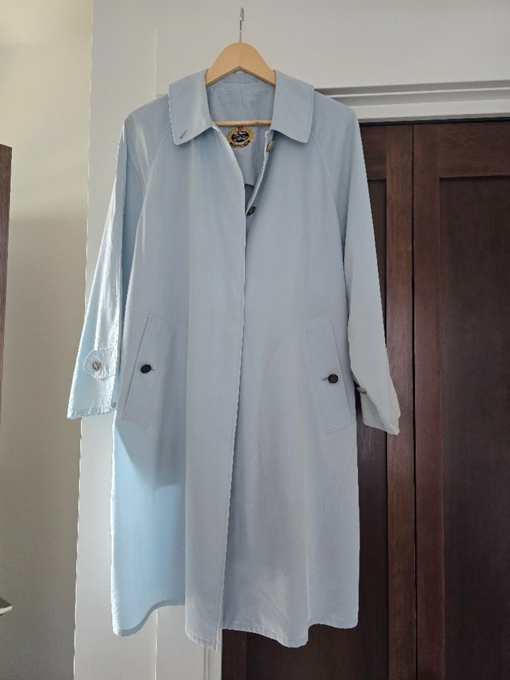 BURBERRY VINTAGE BABY BLUE RAINCOAT - Perfect!